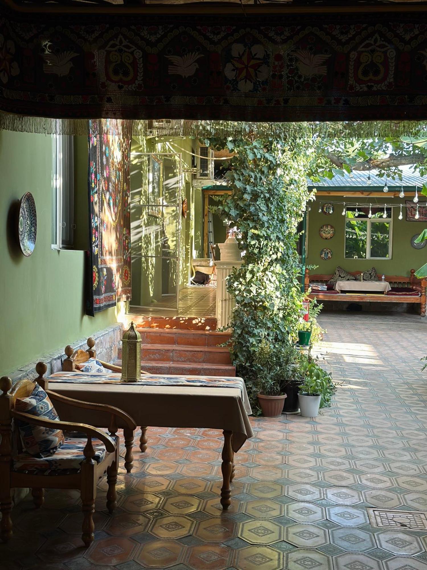Green Yard Boutique Guesthouse Tasjkent Eksteriør billede
